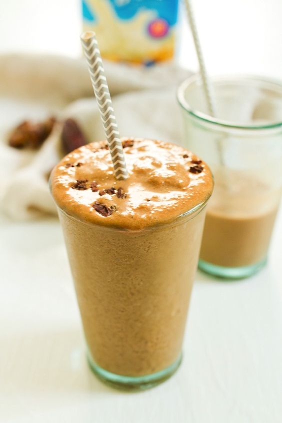 COLD BREW MOCHA SMOOTHIE 🍫